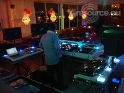 Our MEMBERS can Enlarge : Night at the booth